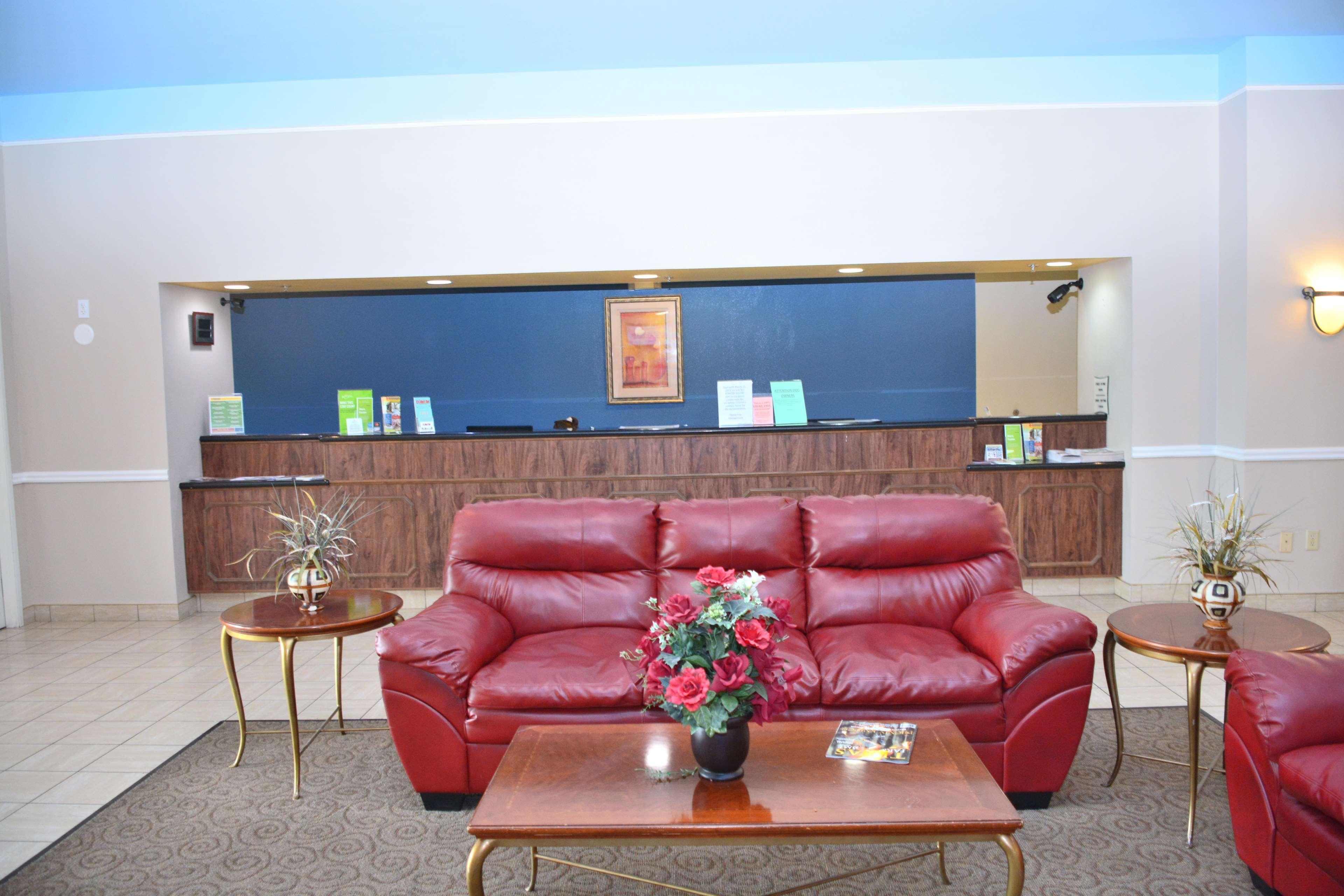 Baymont Inn & Suites Brenham Bagian luar foto