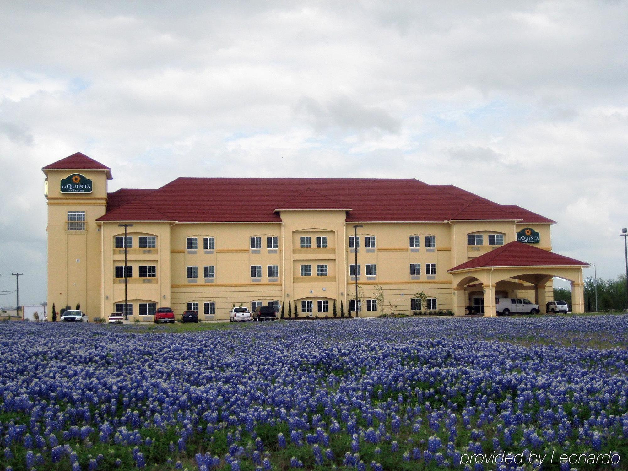 Baymont Inn & Suites Brenham Bagian luar foto