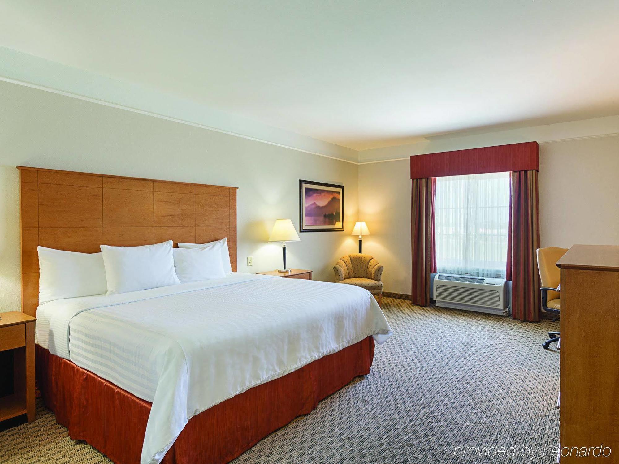 Baymont Inn & Suites Brenham Bagian luar foto