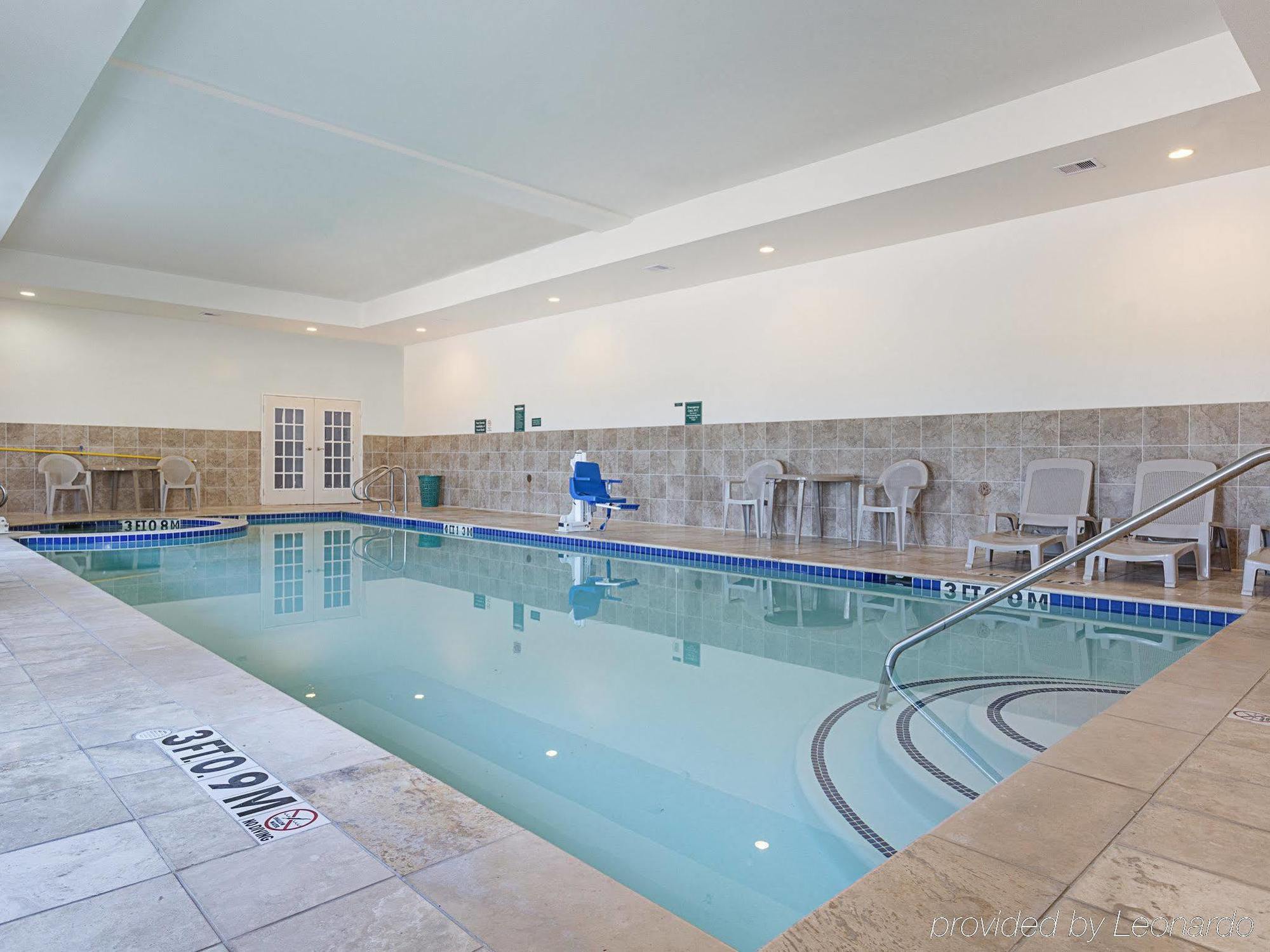 Baymont Inn & Suites Brenham Bagian luar foto