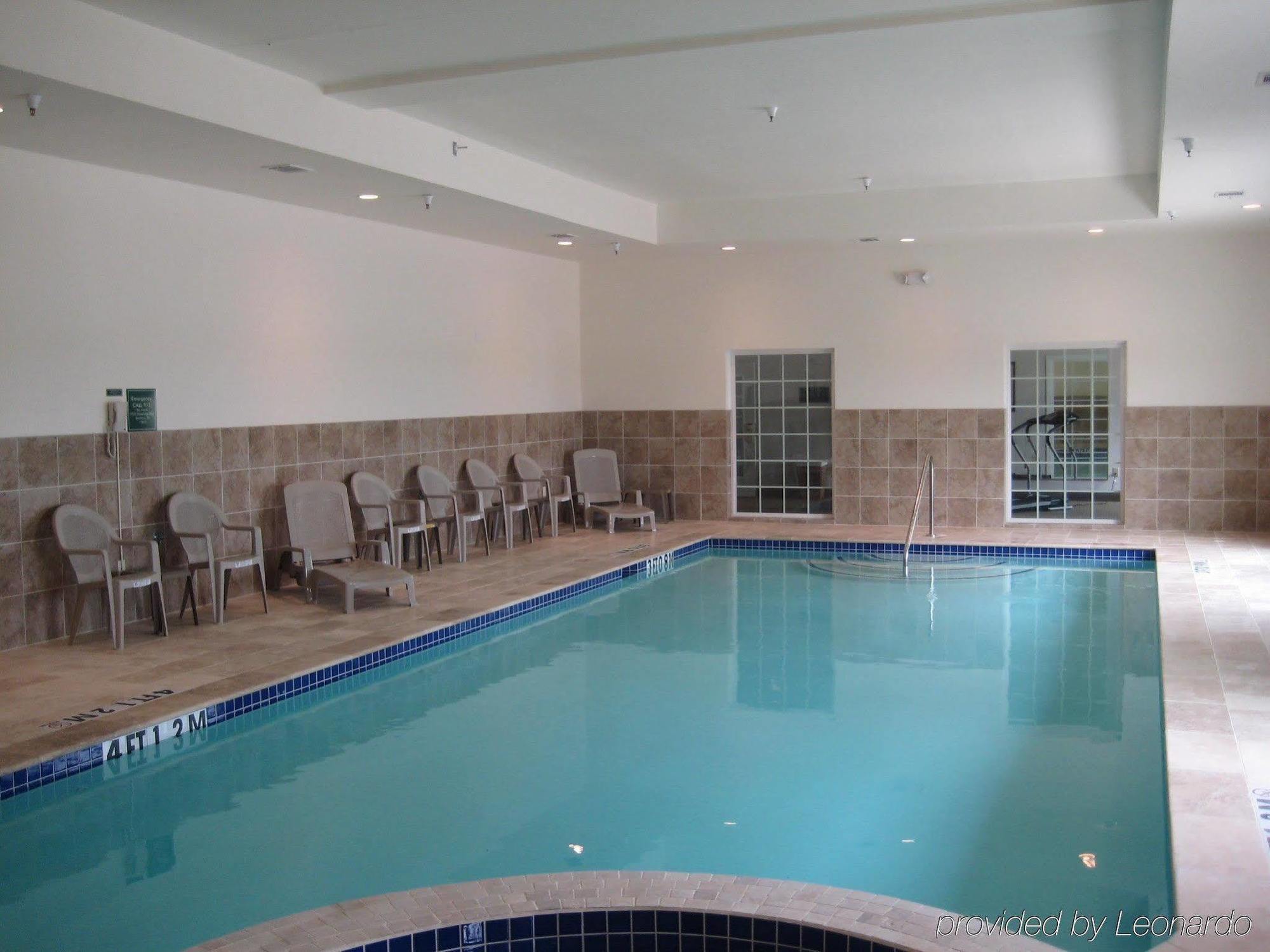 Baymont Inn & Suites Brenham Bagian luar foto